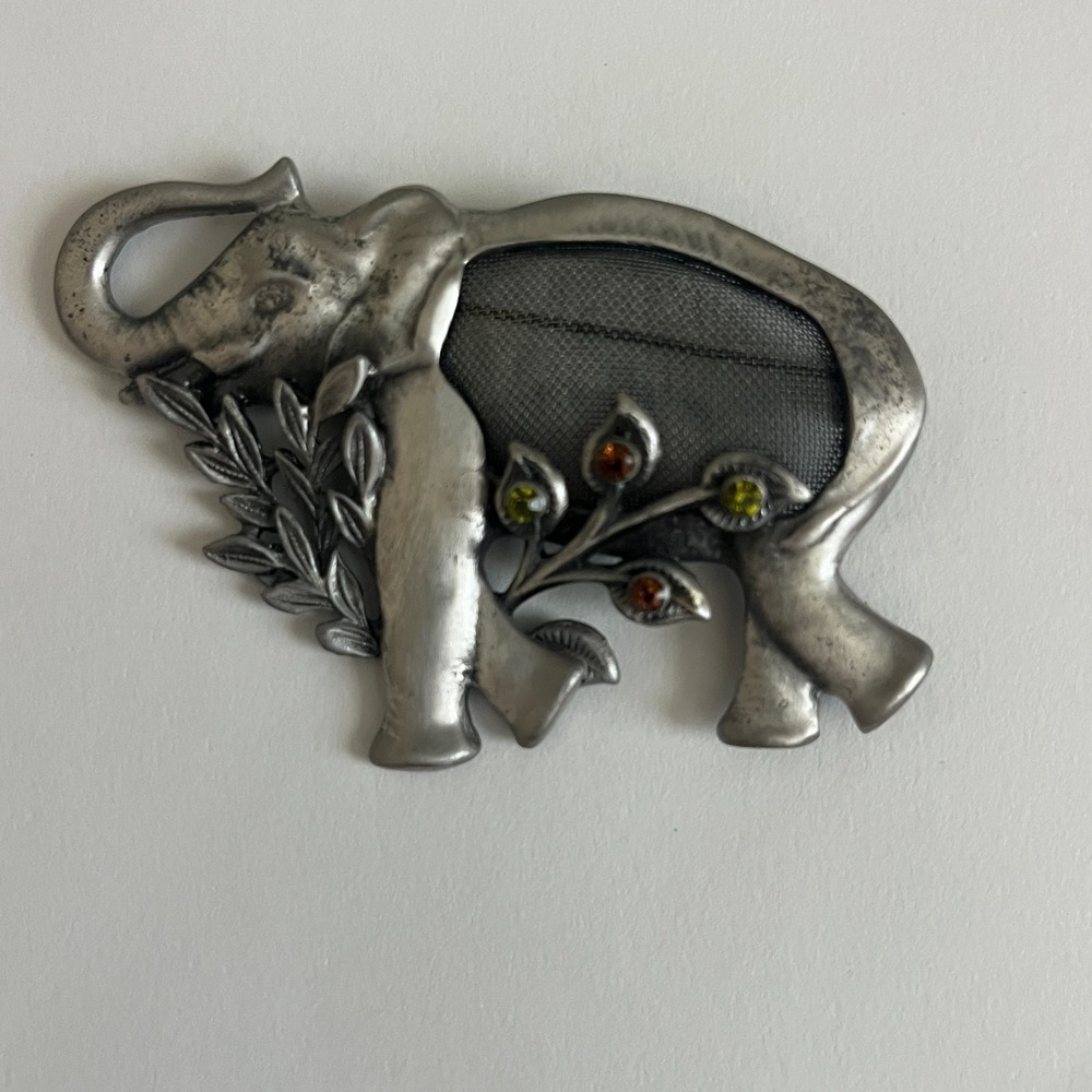 Kenneth‎ Cole KC Elephant Brooch Pewter Tone Mesh Rhinestone Animal Pin Vintage